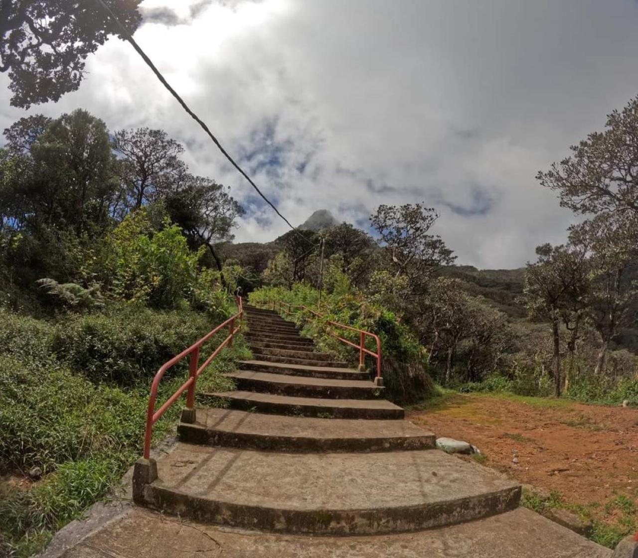Dilani Adamspeak Riverstay Nallathanniya Exterior photo