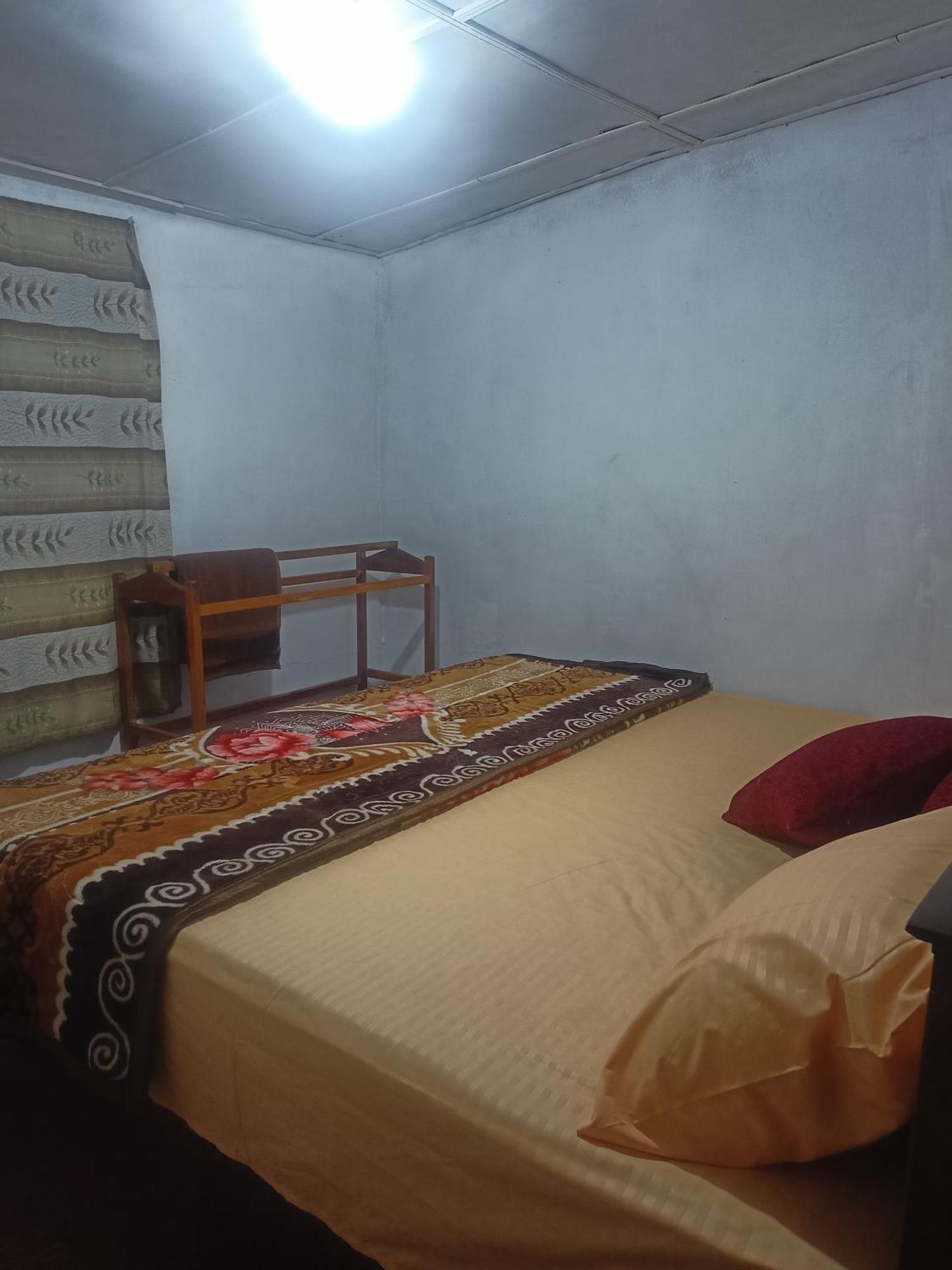 Dilani Adamspeak Riverstay Nallathanniya Room photo
